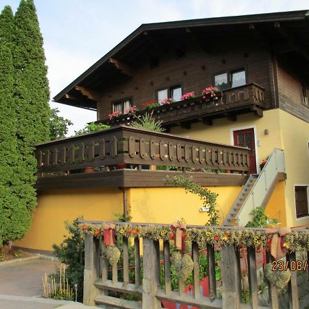 Haus Am Dorfplatz Lägenhet Uttendorf Exteriör bild