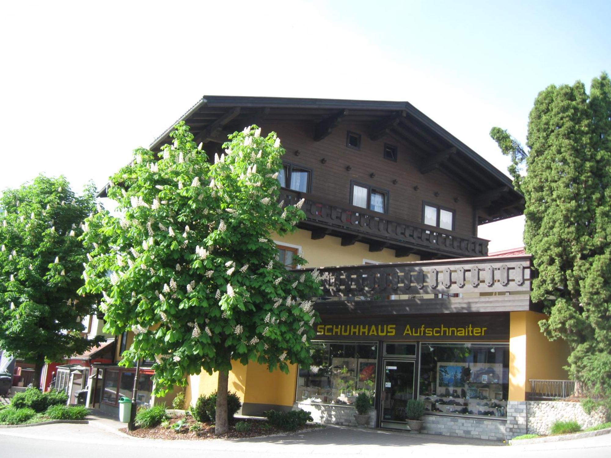 Haus Am Dorfplatz Lägenhet Uttendorf Exteriör bild