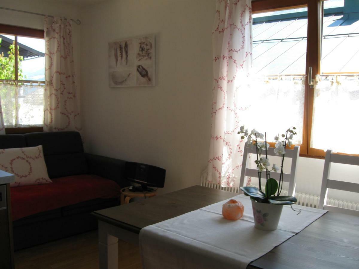 Haus Am Dorfplatz Lägenhet Uttendorf Exteriör bild