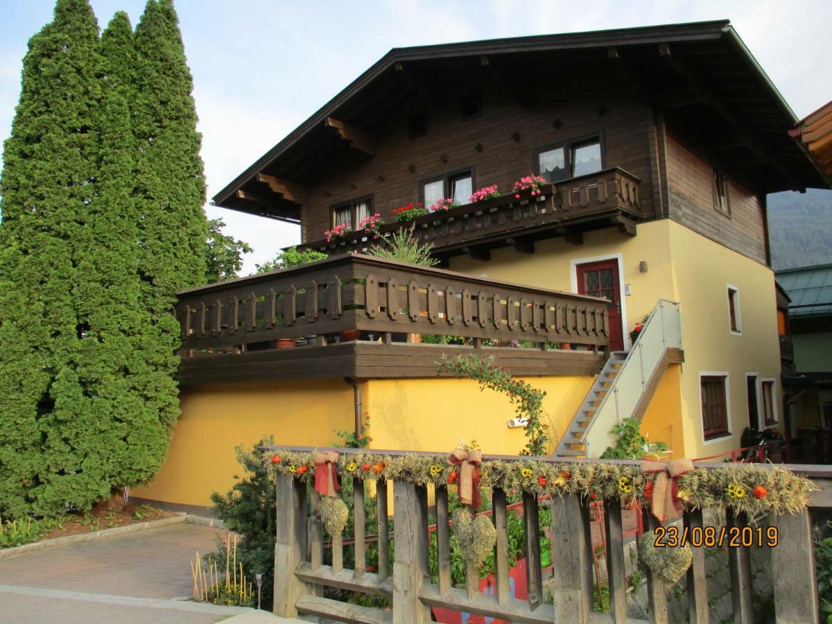 Haus Am Dorfplatz Lägenhet Uttendorf Exteriör bild