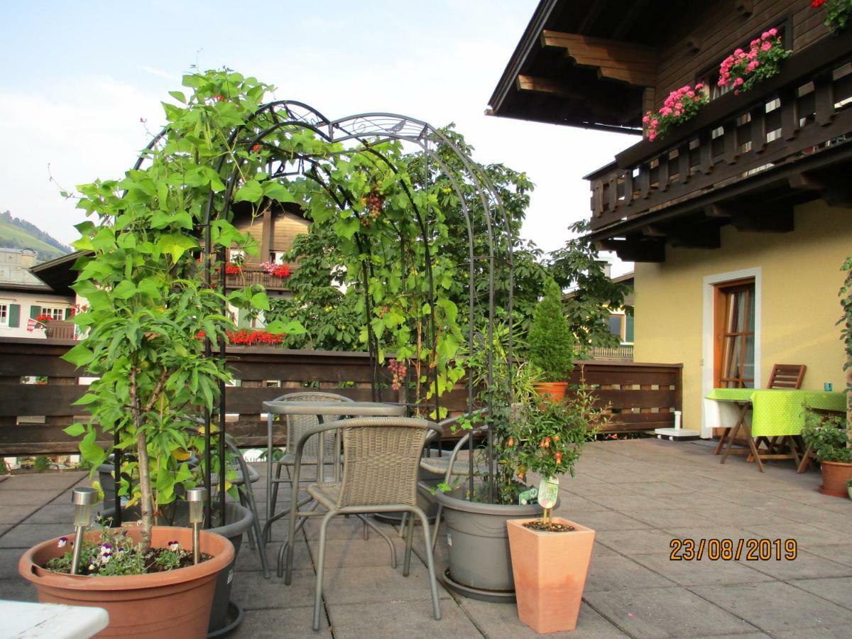 Haus Am Dorfplatz Lägenhet Uttendorf Exteriör bild